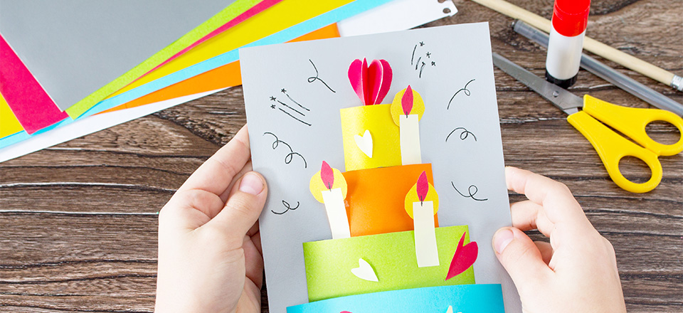 Ja fabrique une carte d'anniversaire - Les Entilles Centre